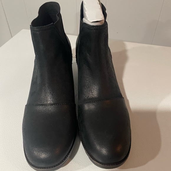 Sorel Cate Chelsea Ankle Boot - Picture 3 of 5